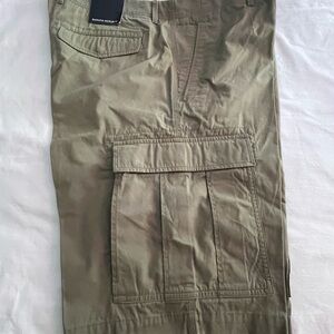 Banana Republic men’s cargo shorts.